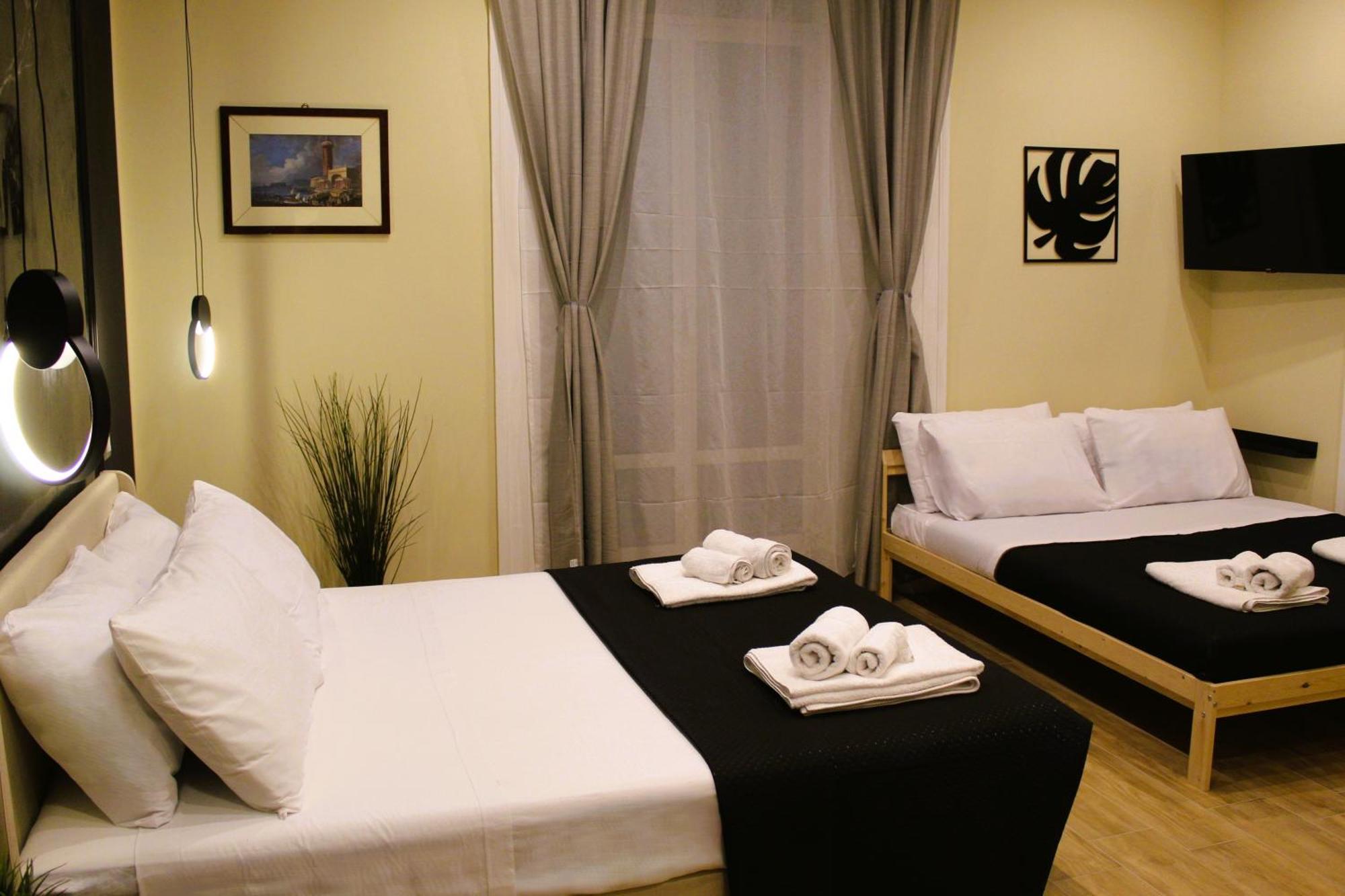 Blackwoody Contemporary Rooms - Napoli Centro Storico Via Toledo Dış mekan fotoğraf