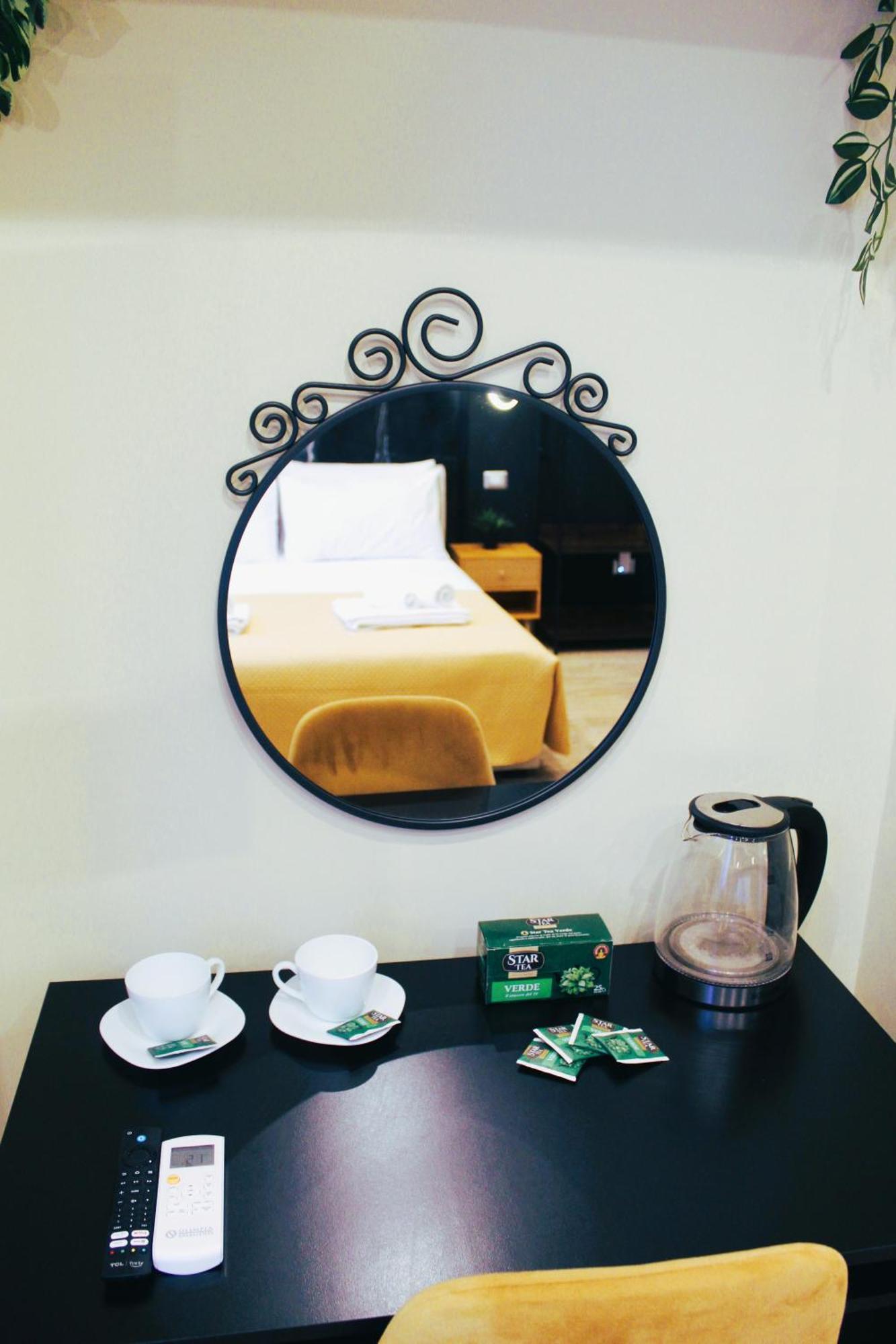 Blackwoody Contemporary Rooms - Napoli Centro Storico Via Toledo Dış mekan fotoğraf